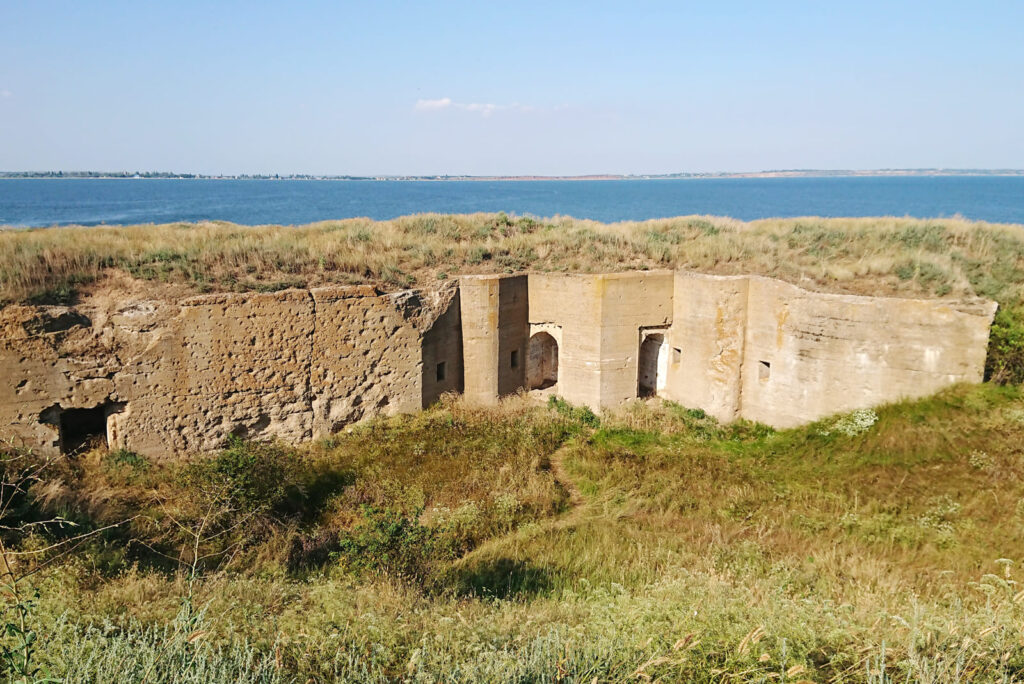 Останки древних строений на Березани
