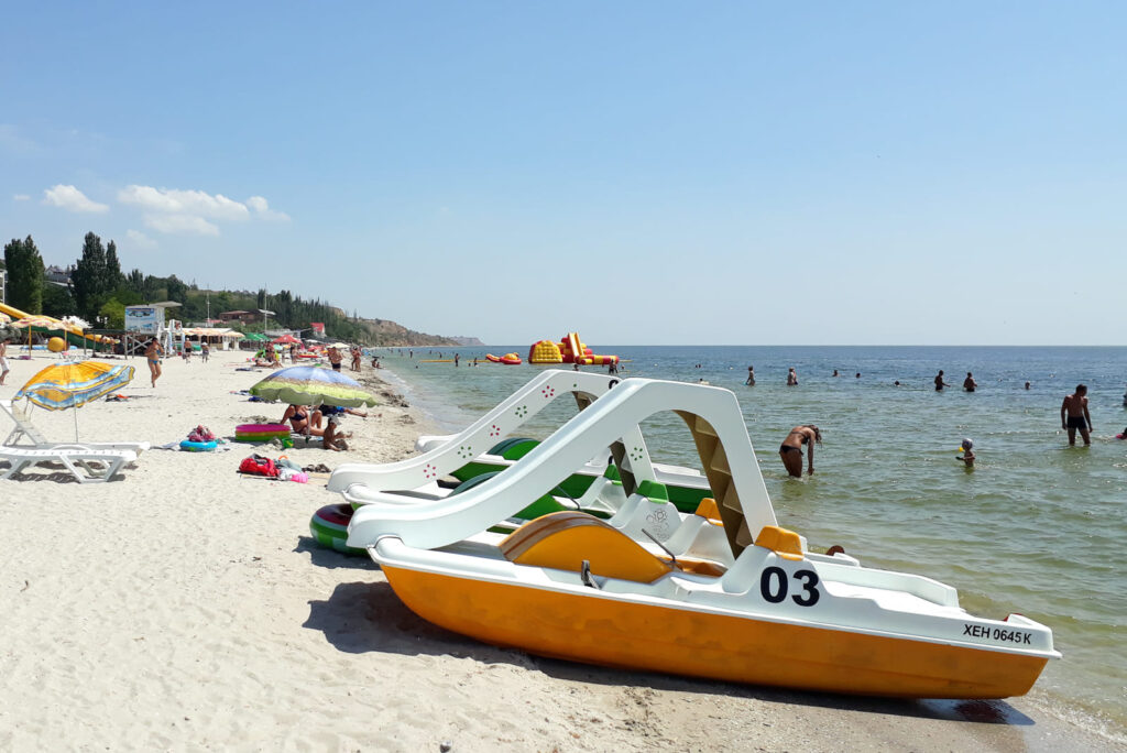 Отдых на Черном море в Луговом летом